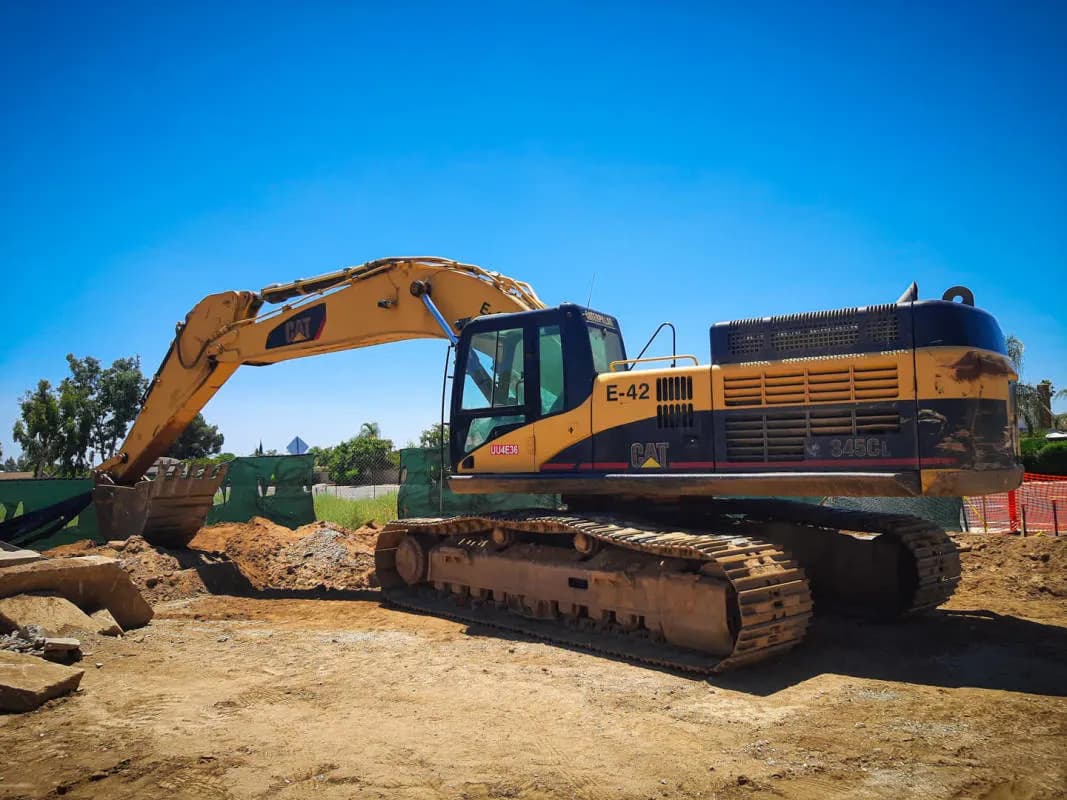 Caterpillar_345C_Excavator_A.jpg