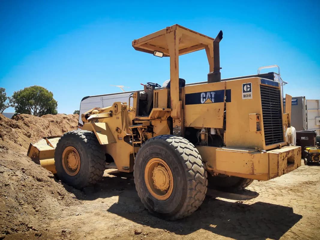 Caterpillar_936_Wheel_Loader_A.jpg