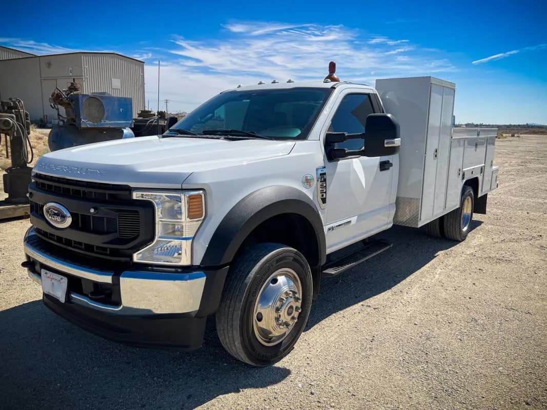 2022_Ford_F550XL_Super_Duty_A.jpg