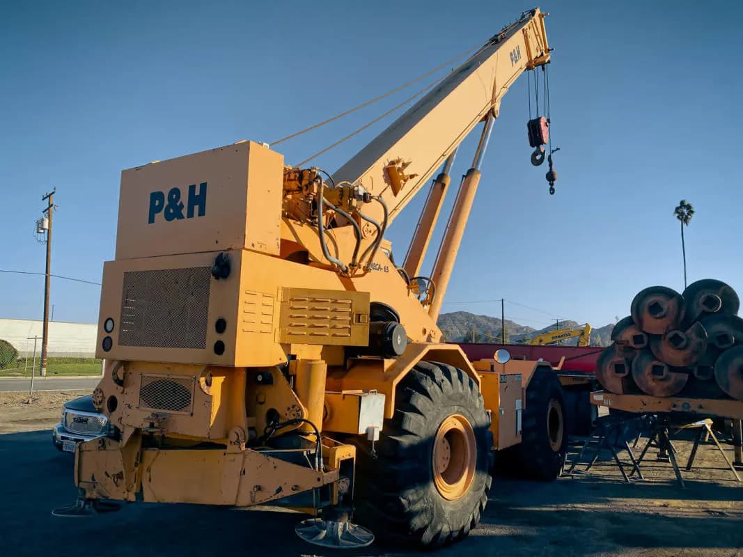 1982_P&H_Omega_65_Crane_A.jpg