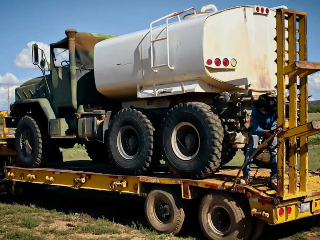 1991_BMY_M931A2_Water_Truck_(1)