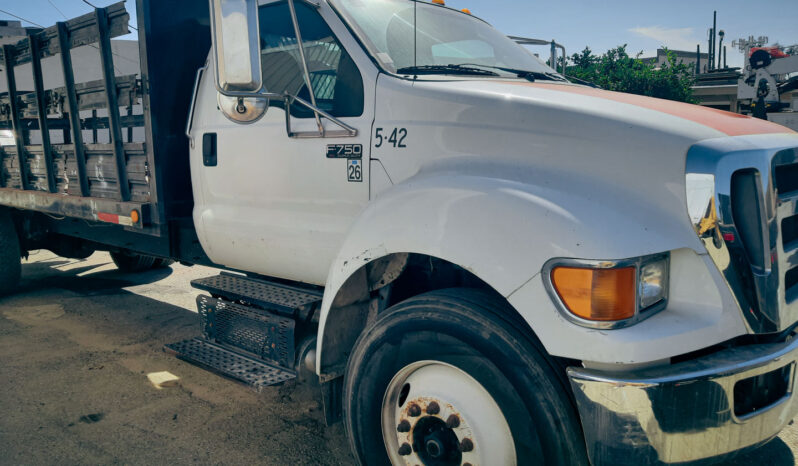 2013 Ford F750 Flatbed Truck full