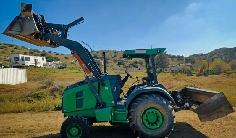 John Deere 210L EP Skip Loader full