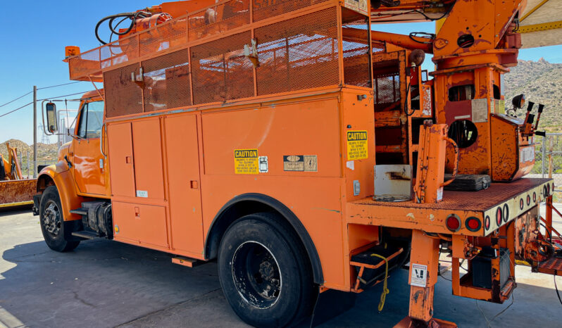 1993 International 4900 Bucket Truck full