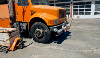 1993 International 4900 Bucket Truck full