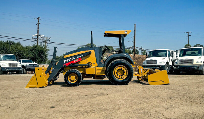 John Deere 210L EP Skip Loader full